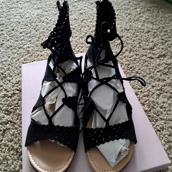 Just Fab Lady's Sandals - Picture 3 of 11